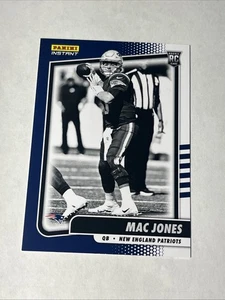 Panini Instant B&W Rookies Rookie RC 2021 Mac Jones/2728 - Imagen 1 de 2