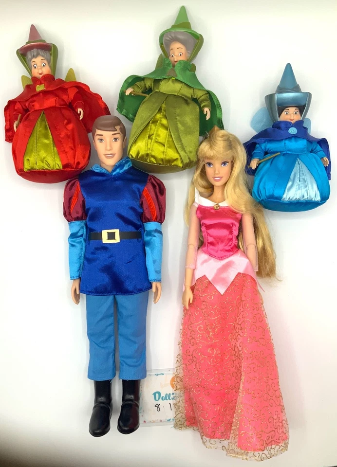 3 Disney Store Bella Durmiente Hada Dios Madres Flora Fauna Merryweather Muñeca + Foto 1 de 1