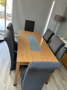 Dining Table- Solid wood with 6 chairs. Table Measures 160 x85cm - Picture 1 of 4