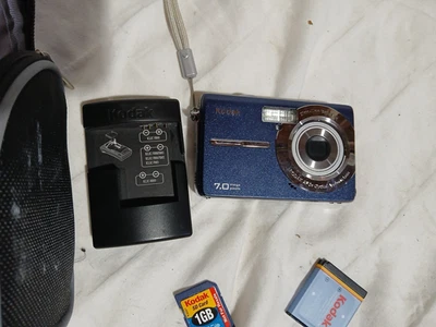 Cámara digital Kodak EasyShare M753 7,0 MP con correa de batería 16 MB SD sin probar Foto 1 de 4