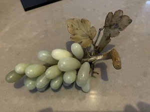 Vintage Marmor Stein Alabaster Traubencluster geschnitzte Blätter MCM Skulptur - Bild 1 von 1