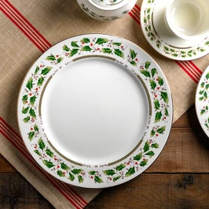 Vintage 1980s 4 Royal Limited Holly Holiday DINNER PLATE Gold Trim Berries 10.5” - Picture 1 of 3