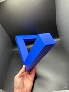 Ilusión óptica triángulo Penrose | Impresión artística en 3D, arte de pared único alucinante - Imagen 1 de 6