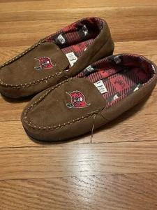 Tampa Bay Buccaneers Size 13-14 XL FOCO NFL Moccasin Suede Slippers - Picture 1 of 8