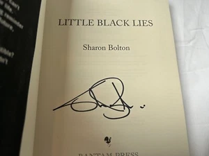 SHARON ( SJ ) BOLTON - Little Black Lies SIGNED 1/1 Hb - 2015 - stand alone - Picture 1 of 2