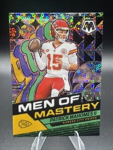 Patrick Mahomes II #MM-4 No Huddle Prizm 2024 Panini Mosaico Hombres de Maestría - Imagen 1 de 2