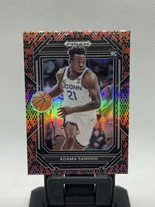 2023 Panini Prizm Draft Picks Rookie Snakeskin Prizm Adama Sanogo Bulls No. 8 - Bild 1 von 2