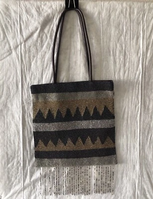 Bolso The J. Peterman Company hecho a mano en la India con cuentas de vidrio usado Foto 1 de 4