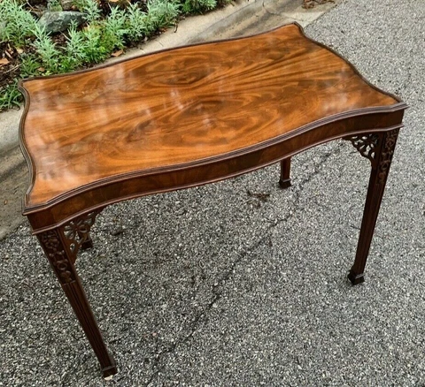 Baker Stately Homes Of England and Scotland Collection - Marlborough Tea Table Cover