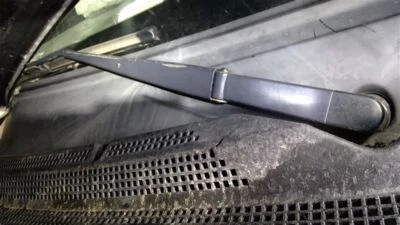 Brazo limpiaparabrisas pasajero derecho Nissan NV3500 2014 431268 Foto 1 de 4