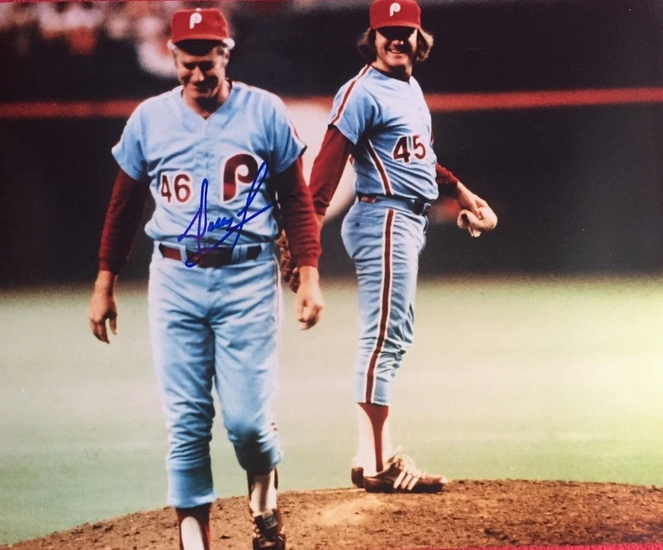 DALLAS GREEN 1980 PHILADELPHIA PHILLIES AUTOGRAPHED SIGNED 8X10 TUG MCGRAW #2 - Image 1 of 1