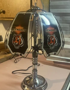 Cincinnati, Cincinnati Bengals NFL 3 Way Touch Lamp 23” Tall 6 Glass Panels 9” - Picture 1 of 5