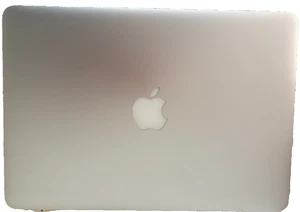 Apple MacBook Pro 13 Zoll (256GB SSD, Intel Core i5, 2,70GHz, 8GB) Silber - Bild 1 von 7