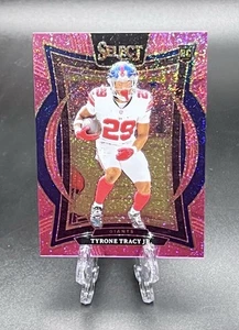 2024 Select Tyrone Tracy Jr. Rookie Rosa Glitter SSP /15 RC #61 Giganti - Foto 1 di 2