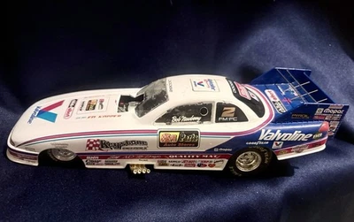 (RARO) Bob Newberry 1:24 NHRA Ertl Proshop 1999 Dodge Avenger Funny Car (NUEVO EN CAJA)  Foto 1 de 4