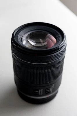 Lente Canon RF24-105mm F4-7.1 IS STM ¡¡Con cubiertas de lentes!!! Foto 1 de 4