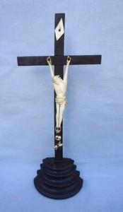 Altar Jansenist Kruzifix Knochen Fronleichnam ebonisierendes Holz 19. Jh. - Bild 1 von 8