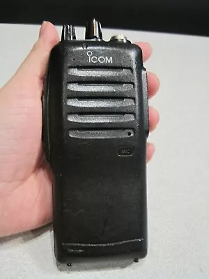 Icom IC-F11 146-174MHz VHF Portable Two-Way Radio - Image 1 of 4