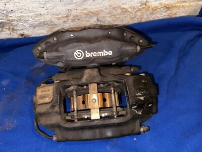 Conjunto de pinça de freio traseira Dodge Charger Brembo 15-22 fabricante de equipamento original - Imagem 1 de 3