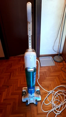 scopa aspira  lavapavimenti tappeti a vapore + Regalo Attrezzo Ginnico Come Nuov - Immagine 1 di 4