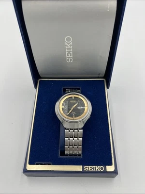 Vintage SEIKO DX Automatic Men's Black Dial Calendar Watch 6106-7689 - Image 1 of 4