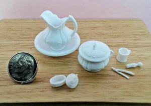 Puppenhaus Miniatur Chrysnbon weiß Krug & Schale Kammer Set Maßstab 1:12  - Bild 1 von 5