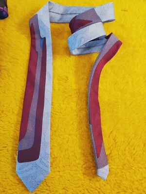 DE COLECCIÓN AÑOS 80 ~ RETRO ~ CORBATA DELGADA ~ ROJO Y GRIS ~ POP ART DECO NOIR NEW WAVE ~ 55" Foto 1 de 3
