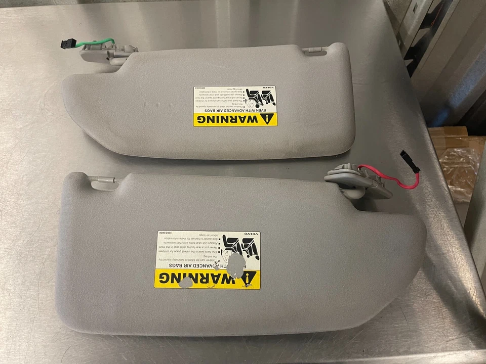 Juego de parasoles con iluminación OEM 2005 2006 2007 2008 2009 Volvo S60 Foto 1 de 3