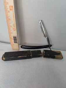 Chicago Pocket Knife Co. 11/16" Straight Razor - Picture 1 of 9