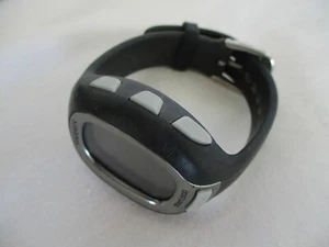 Reloj de pulsera digital Garmin FR60 W hebilla negra tono plateado WR 50M - Imagen 1 de 12