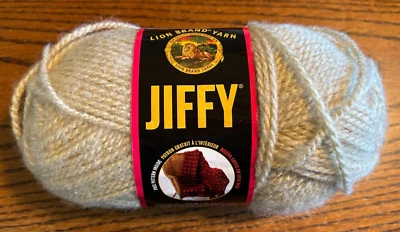 Lion Brand Jiffy Yarn Bulky Camel 124 - 1 Skein 3oz 135 Yards Acrylic Washable - Image 1 of 3