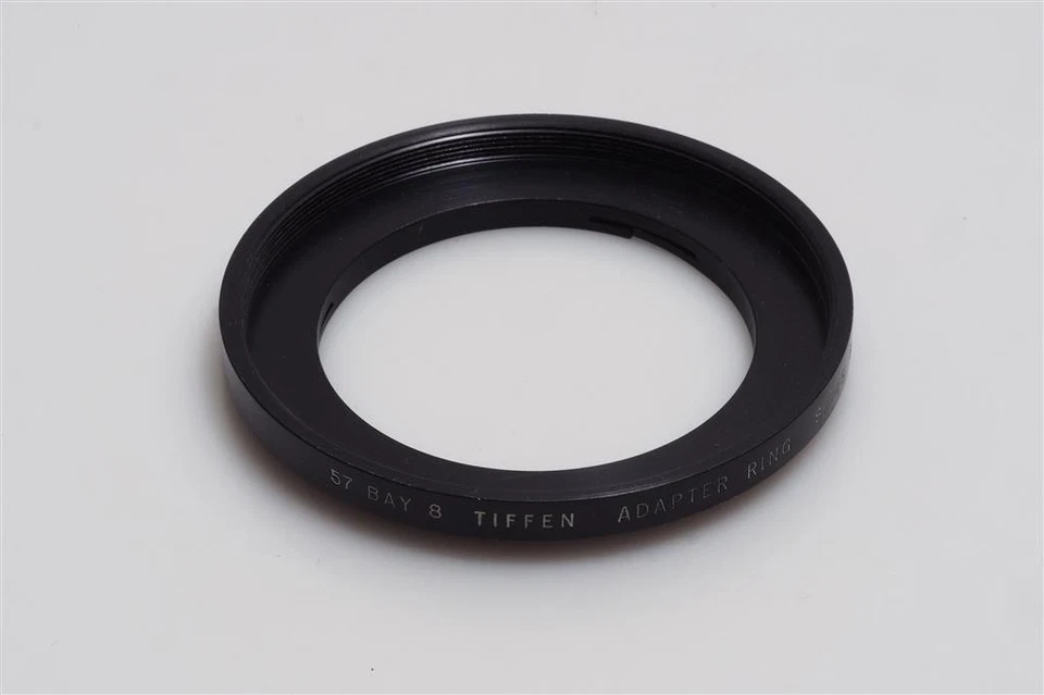 Tiffen 57 Bay. 8 Adapter Ring Series 8 f. Hasselblad - Image 1 of 2