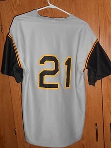 ROBERTO CLEMENTE JERSEY ADULT XL PIRATES - Picture 1 of 2