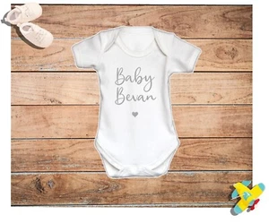 Gilet neonato personalizzato crescita neonato gravidanza rivelazione annuncio bambino - Foto 1 di 1