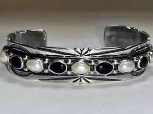 Vintage Navajo Silver Cuff Bracelet Sunshine Reeves Signed Onyx Pearl 33.5g - Picture 1 of 14