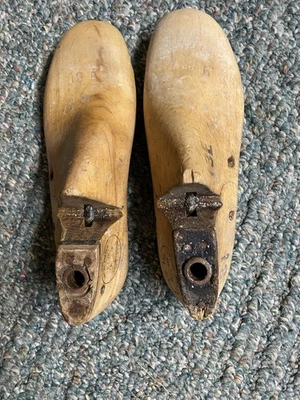 Un par de formas de zapatos de madera vintage para niños - talla 13 E Foto 1 de 4