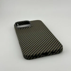 Carbon Fiber Cover Ultrathin Anti-Scratch Shell For iPhone 16 Pro max Green - Picture 1 of 7