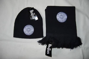 The Beatles Bordado Sgt Peppers Lonely Corazones Logo Marino Bufanda y Gorro Set - Picture 1 of 8