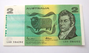 AUSTRALIAN 1985 $2 NOTE - Picture 1 of 2