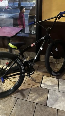 Bicicleta BMX SE Beast Mode Ripper Marshawn Lynch Signature 27,5" Foto 1 de 2