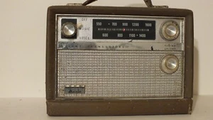 Arvin Eight Transistoren 61R58 Kastanie Radio Vintage ungetestet ideal für Display - Bild 1 von 14