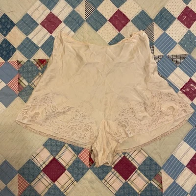 Антикварные винтажные шорты 1920-х/30 атласные кружевные хлопья стиль белье швабра кнопка - Изображение 1 из 4