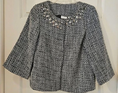 Chaqueta de traje Kim Rogers para dama ~ cuello con tachuelas ~ negra y gris ~ forrada ~ talla mediana ~ usada en excelente estado Foto 1 de 4