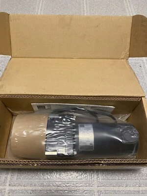Bodine 33A5BEPM—W2 Gearmotor 90VDC 1/12HP 123RPM Torque 30 in-lb Ratio 20.4:1 - Image 1 of 3
