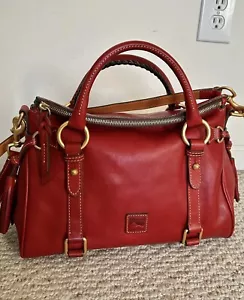 Bolso de mano Dooney & Bourke de cuero rojo florentino - Imagen 1 de 12