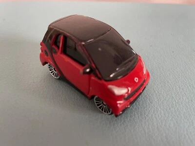 Maisto 2" SMART FORTWO Diecast Model Car RED BLACK Scale 1/64 Used - Image 1 of 4