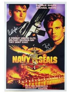 A2 Navy Seals Poster signiert von Charlie Sheen und Michael Biehn - Bild 1 von 2