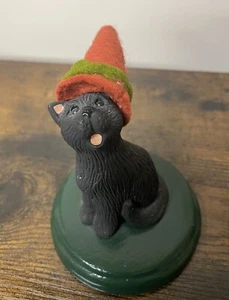 Byers Choice Halloween Black Cat Figurine w/Orange Witch's Hat The Carolers 2005 - Picture 1 of 7