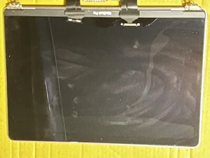 MacBook Pro Screen Cracked For Parts 2016 A1706 - Picture 1 of 10