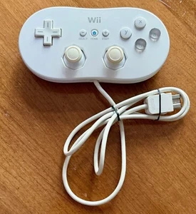 WII CLASSIC CONTROLLER - Nintendo Wii Remote Control RVL-005(-02) *NICE! - Picture 1 of 1